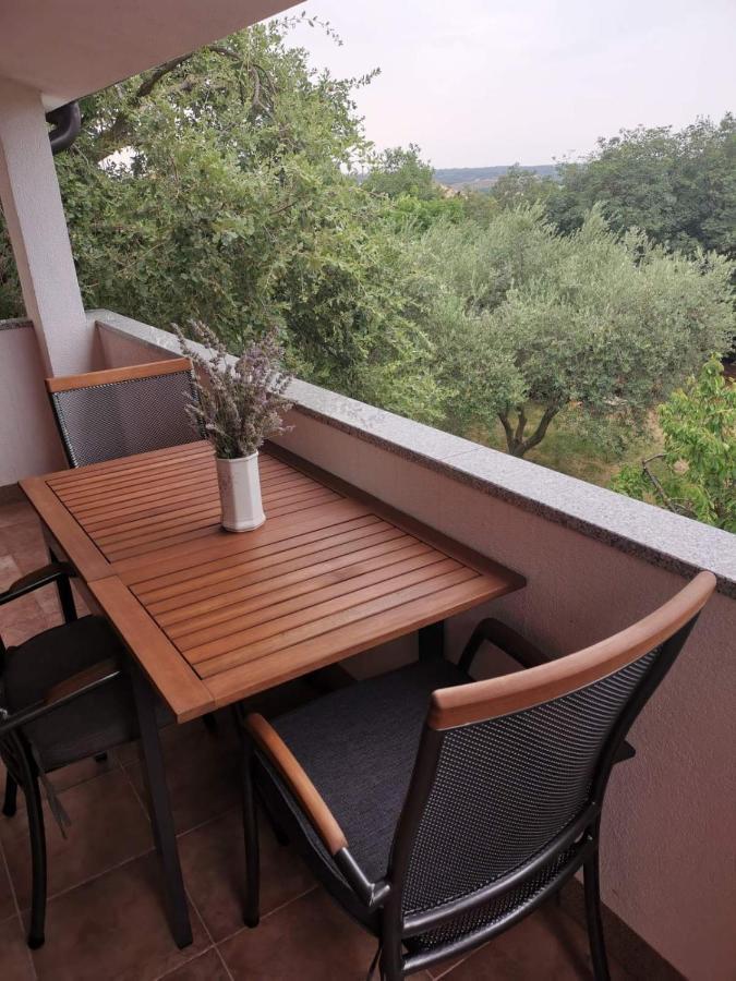 Apartment Zita With 1 Bedroom In Relaxing Surroundings Near Umag Umago Esterno foto